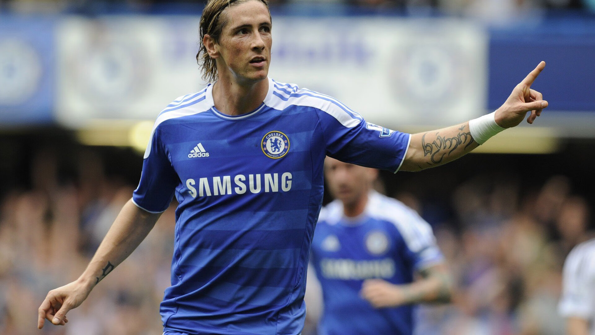 斯图加特双前锋制造连续冲击机会，斯图加特21