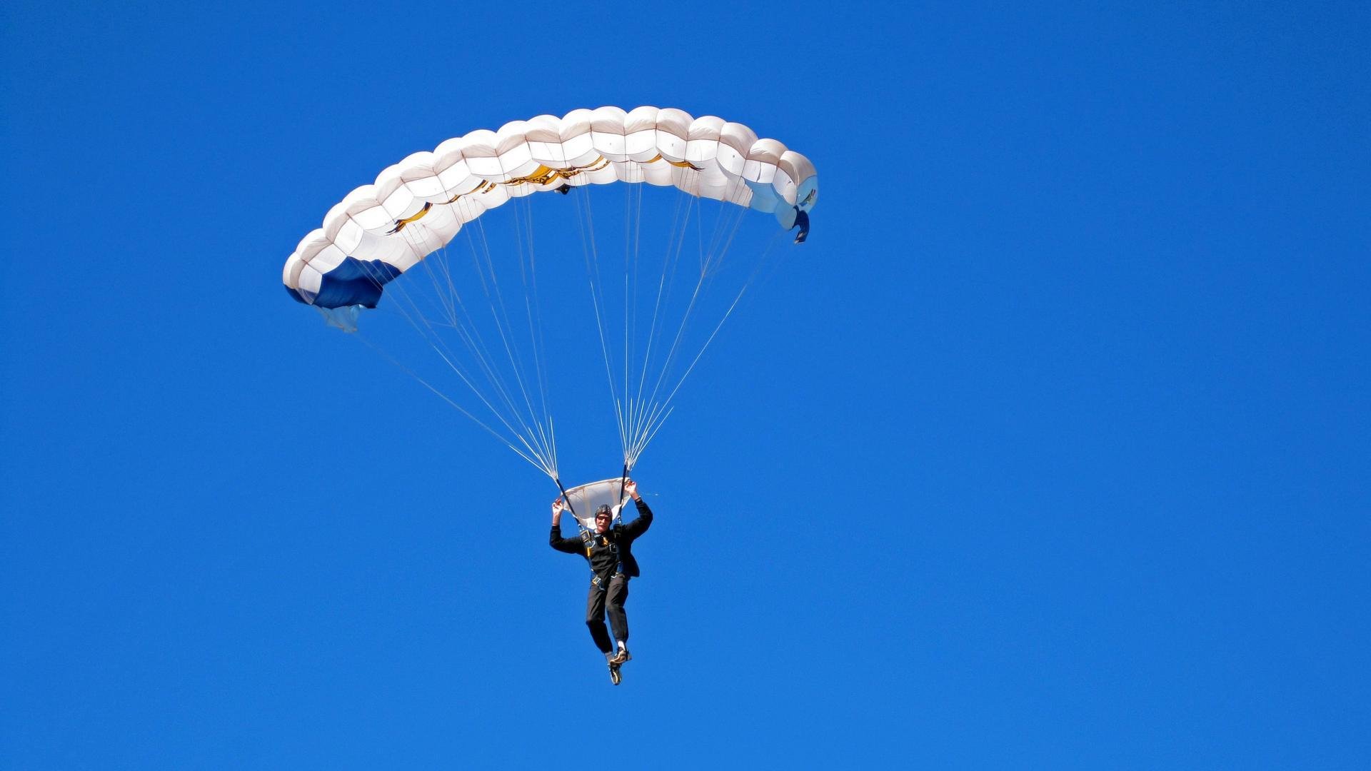 德甲场面火爆：攻坚战中呈现极致实力，德甲收官战